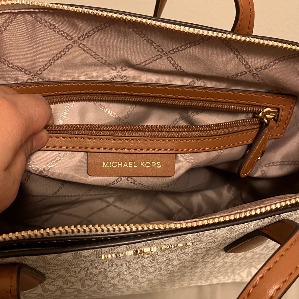 Michael Kors White and Brown Tote Bag - Picture 14 of 16